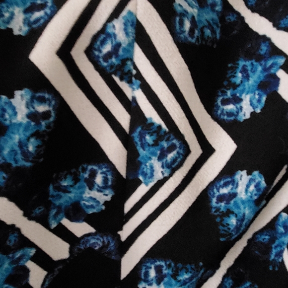 MINKPINK JACKET XS NWT! VIBRANT COLORS. UNIQUE STYLE! - Picture 11 of 11